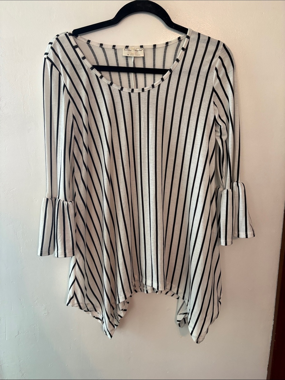 Bobbie Brooks Black and White Vertical Stripe Ruffle Sleeve Tunic Size Medium